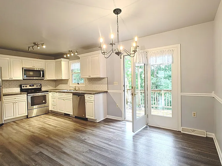 52 Michael Ct — Photo 10