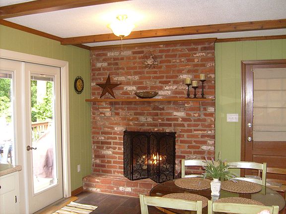 2nd image of 408 College Park Dr