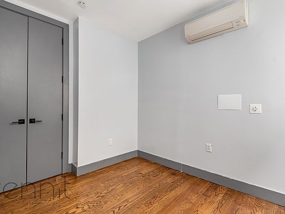 4th image of 1014 Carroll St #1F