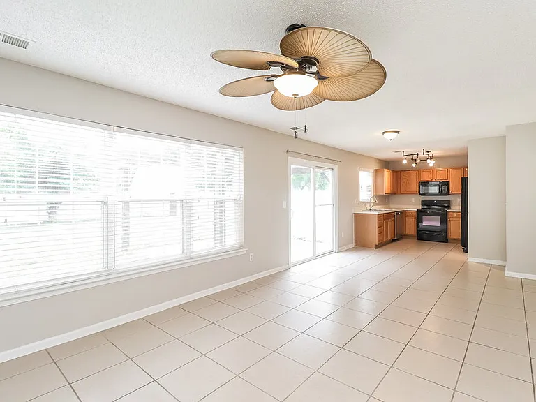 15239 Pangborn Pl — Photo 6