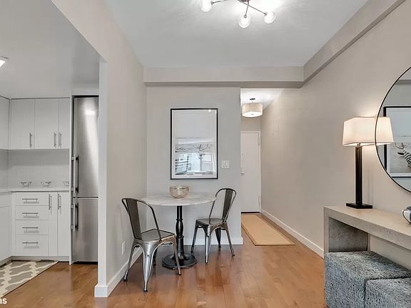 3rd image of 370 E 76th St APT C1005