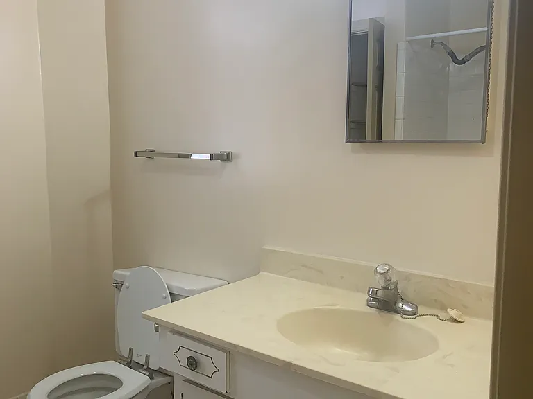 414 Middle St #I — Photo 12
