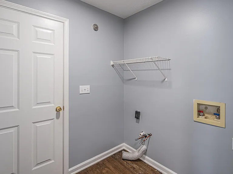 1321 Yorktown Cir — Photo 13