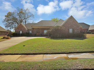 736 Waters Dr, Madison, MS 39110