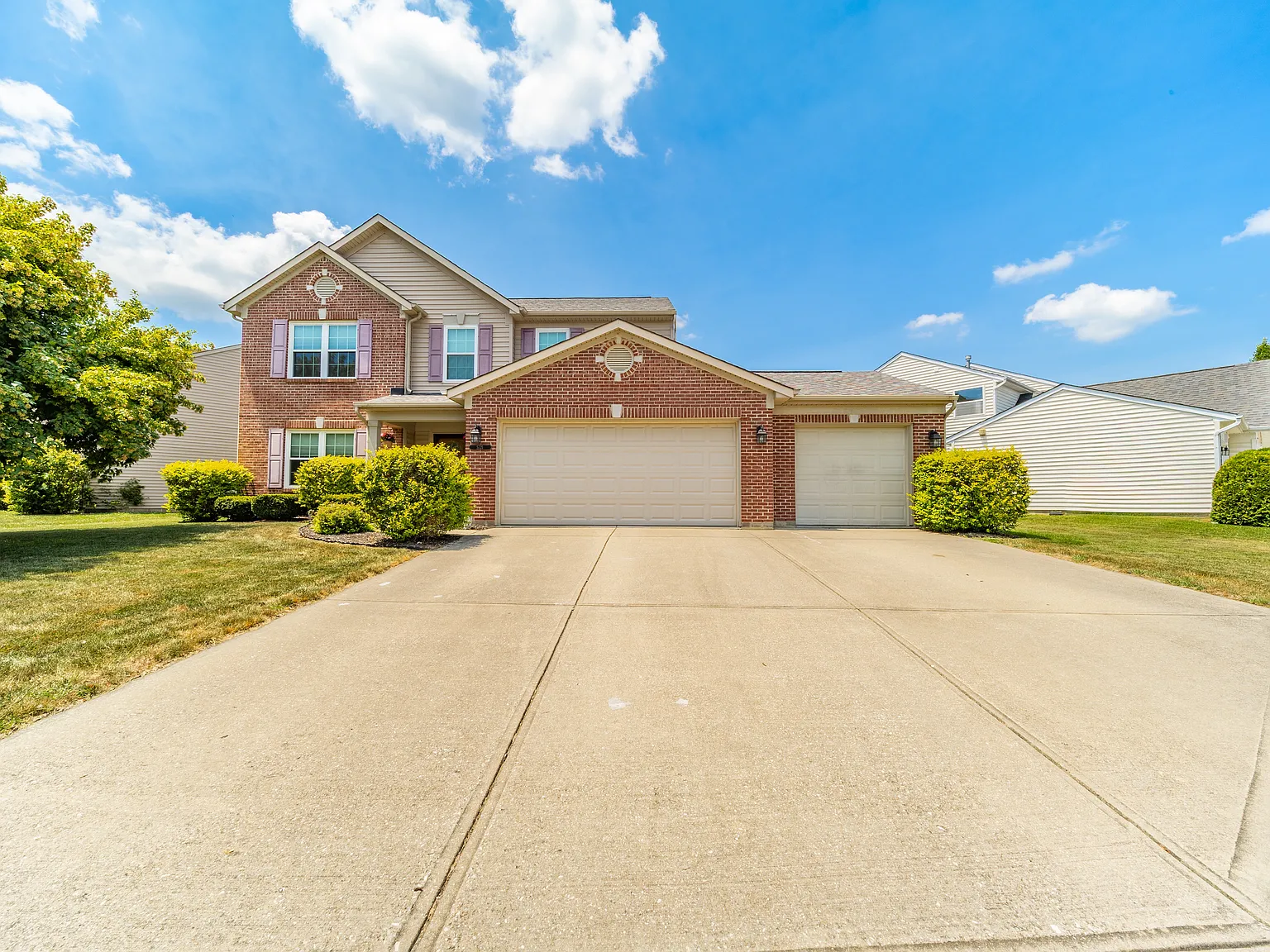 4 bed, 1932 sqft, $2,495 — Photo 2