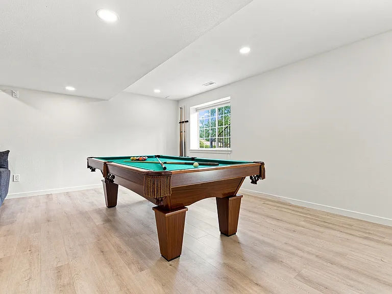 2445 Clayton Cir — Photo 38