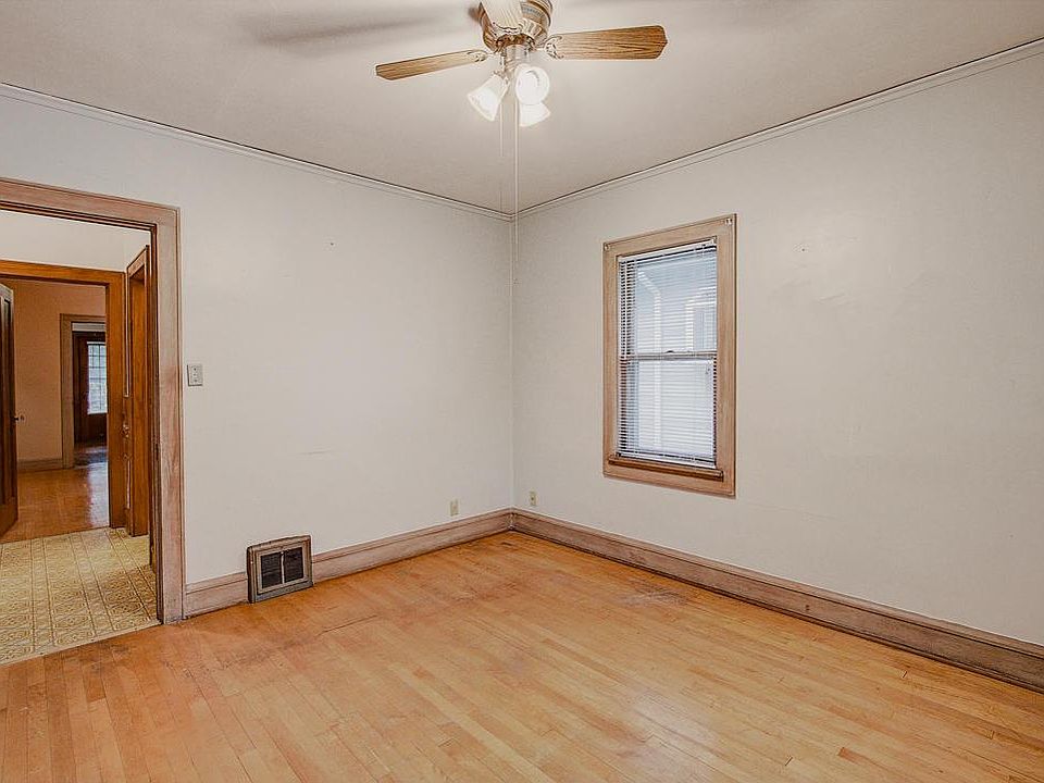 1st image of 3908 N Farwell Ave