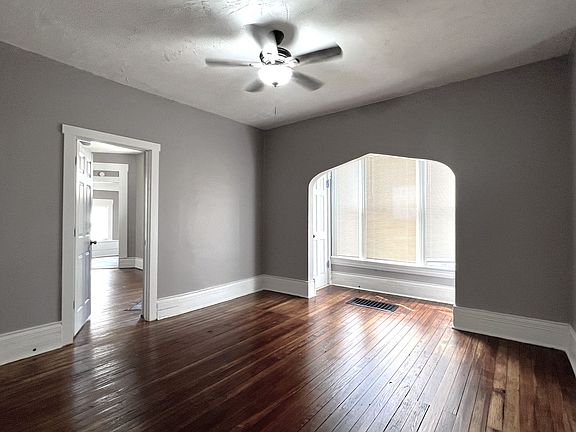 3rd image of 362 N 40th St APT 1