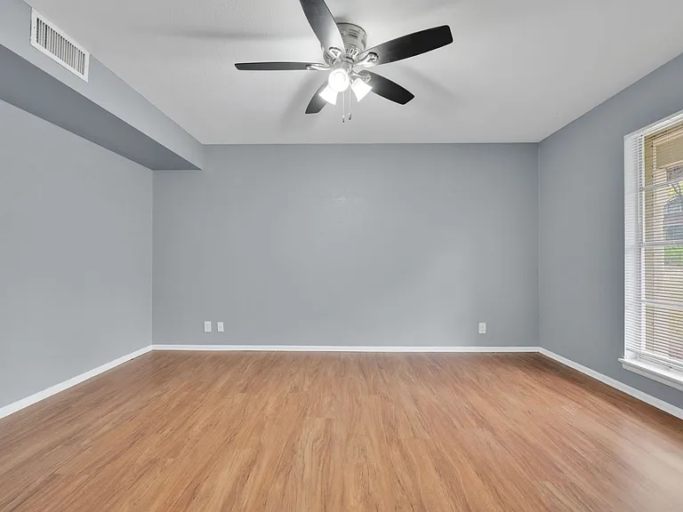 103 Shalimar Dr — Photo 4