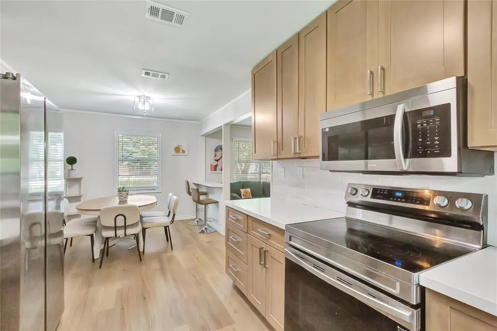 Primary Photo - 2614 Dupont St