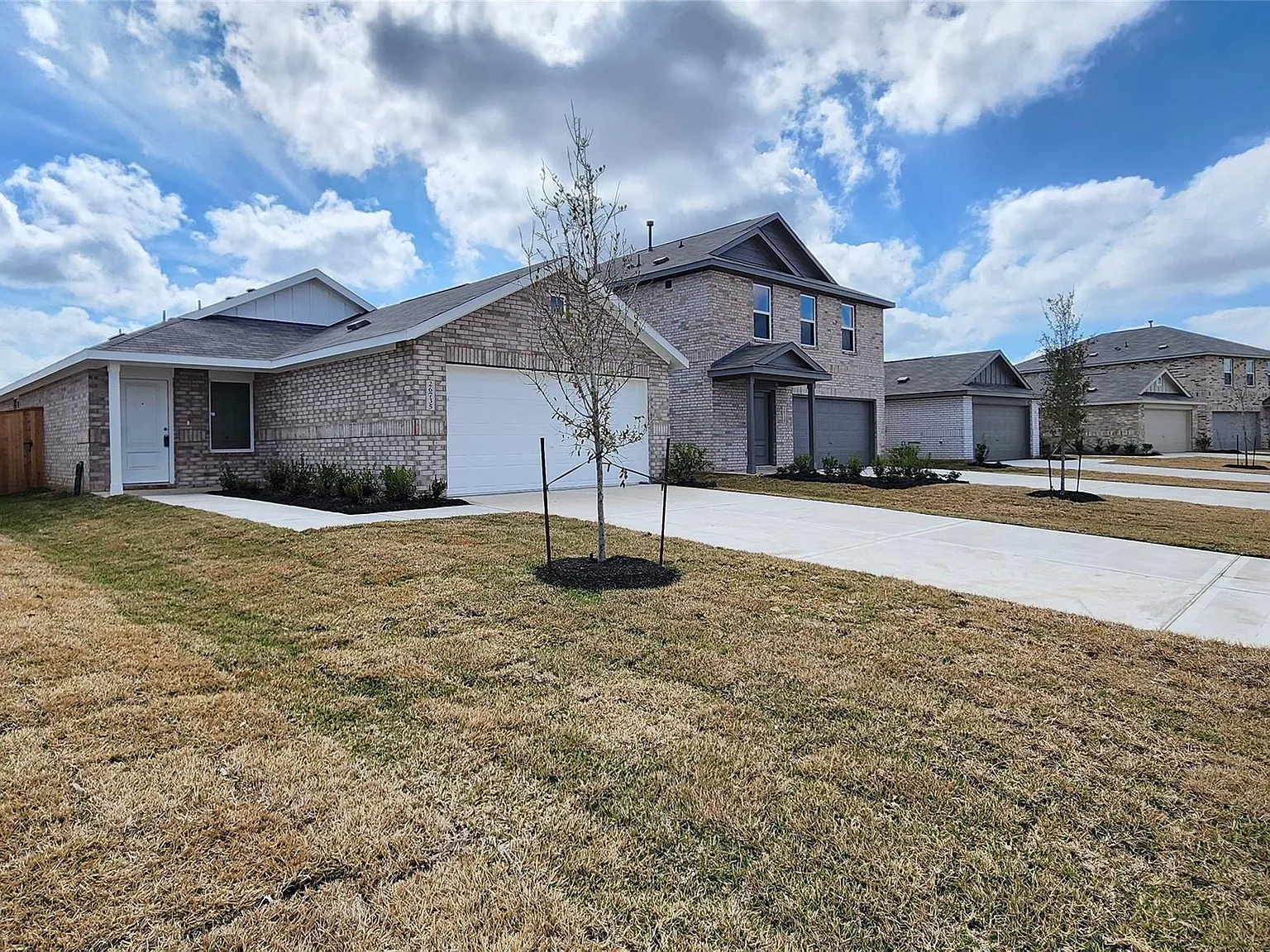 3 bed, 2.0 bath, 1470 sqft, $1,995 — Photo 2