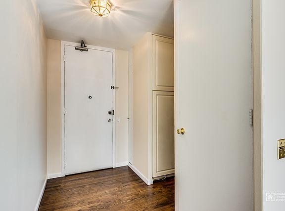 2nd image of 910 N Lake Shore Dr #2802