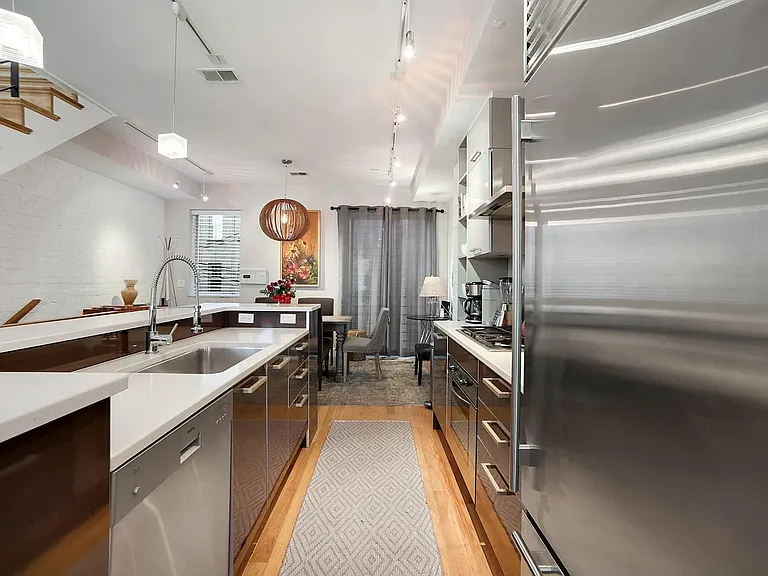 1538 Swann St NW #2 — Photo 7