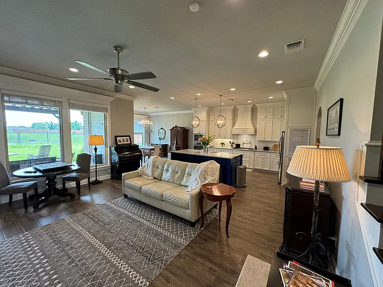 629 Dumaine Dr — Photo 8