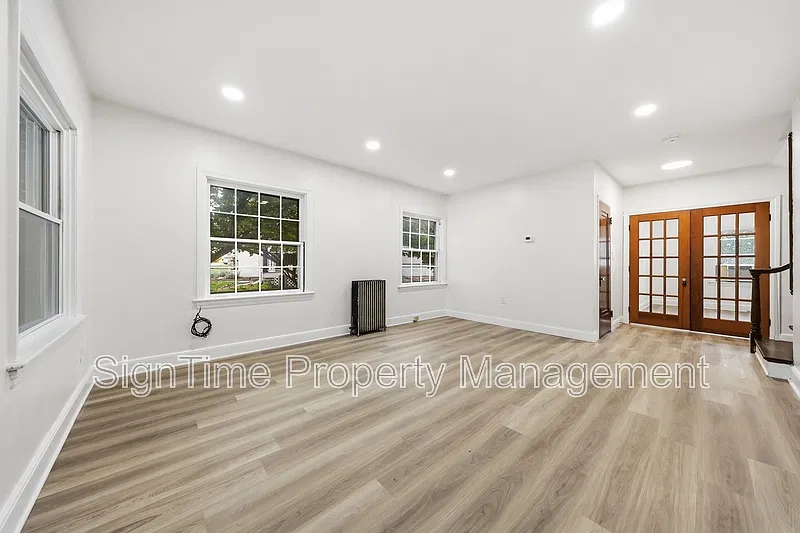 3 bed, 1.5 bath, 1500 sqft, $2,100 — Photo 4