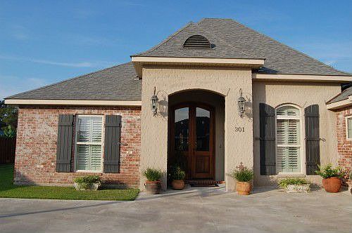 2nd image of 301 Lakewood Dr