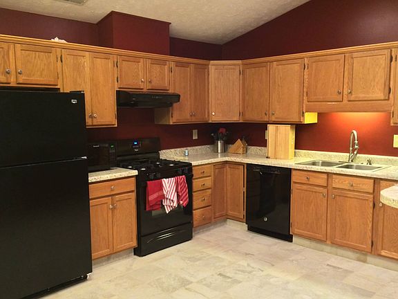 Large Gourmet Kitchen 
