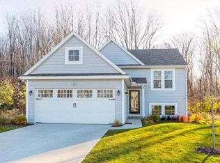 794 Ridgewood Dr, Linden, MI 48451