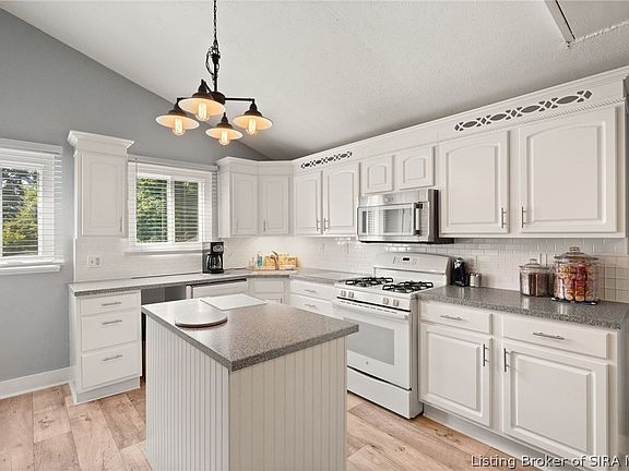 3rd image of 8002 Maple Grove Drive