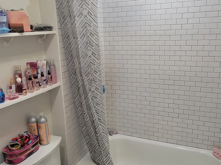 2701 NE 10th St #804 — Photo 18