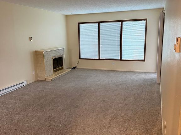2nd image of 530 13th St NE APT 12