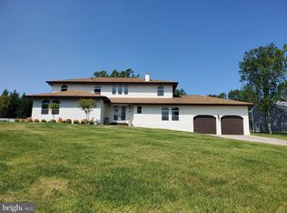 2 Cresthill Ct, Voorhees, NJ 08043