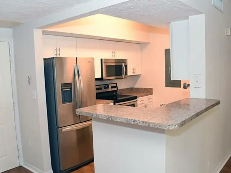 11700 SW 2nd St — Photo 5
