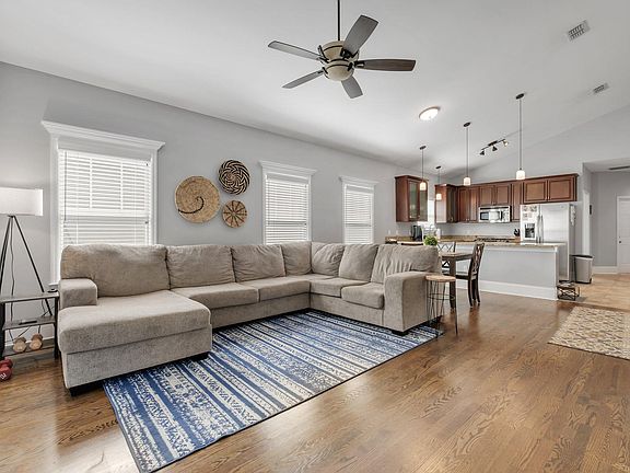 4th image of 1647 Summer Meadow Pl