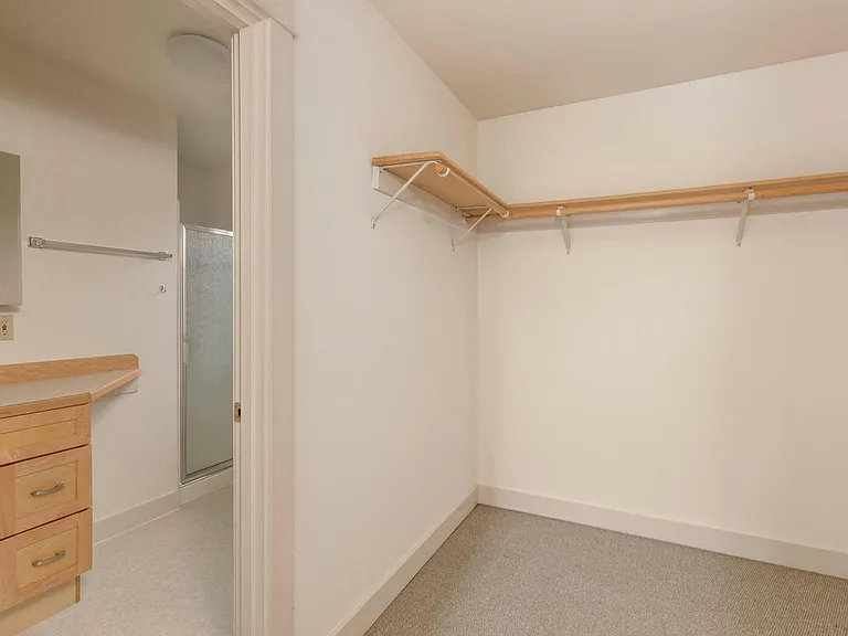 4017 NE Roselawn St — Photo 15