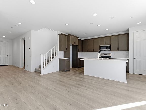 2nd image of 43869 Hampton St