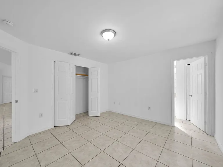 1214 SE 24th Ave — Photo 14