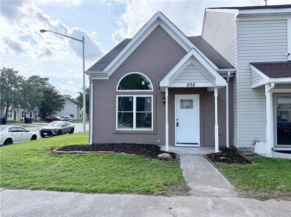898 Old Clubhouse Rd, Virginia Beach, VA 23453