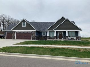 1402 Woodstream Dr, Bryan, OH 43506