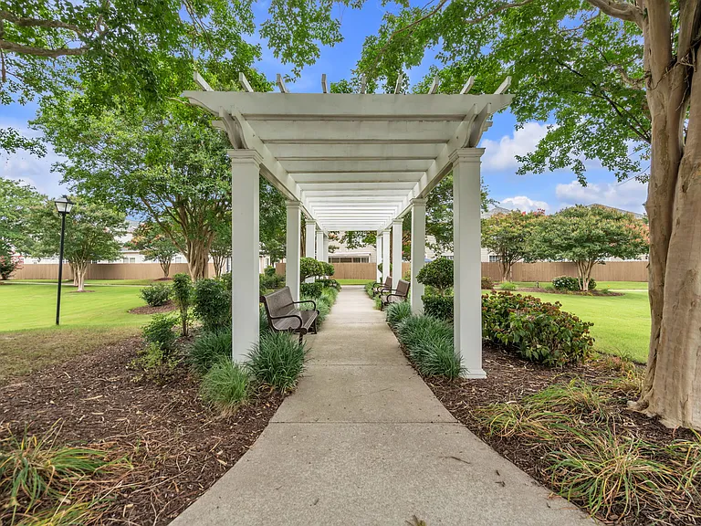 1116 Westbriar Dr — Photo 38