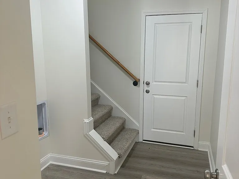 645 Glensford Dr — Photo 8
