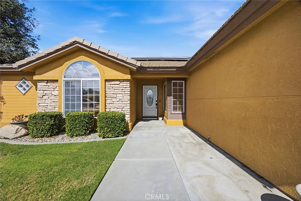4 bed, 2008 sqft, $2,600 — Photo 4