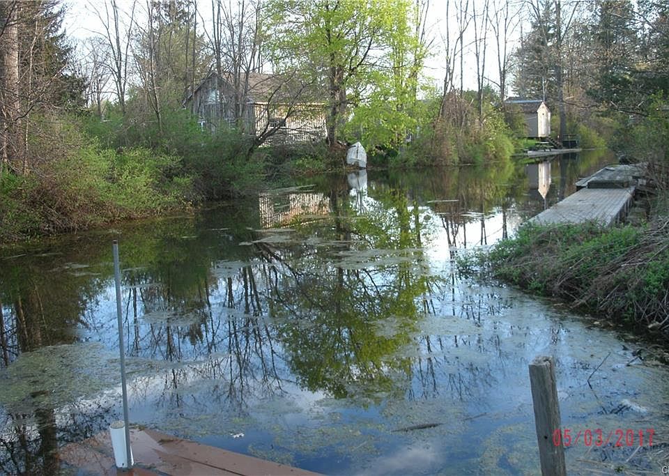 2nd image of 13 Sandy Pond Inl Dr