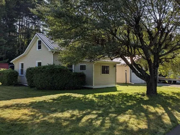 39 Crossfield Ave, Saranac Lake, NY 12983