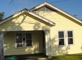 223 N Manning St, Hamilton, TX 76531
