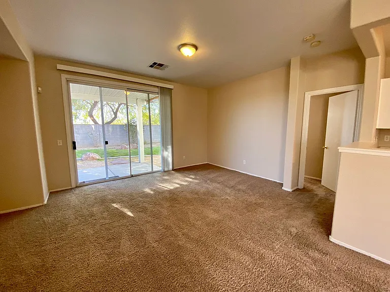 10975 Pumpkin Ridge Ave — Photo 13