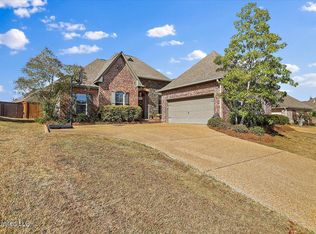 220 Emerald Cir, Brandon, MS 39047