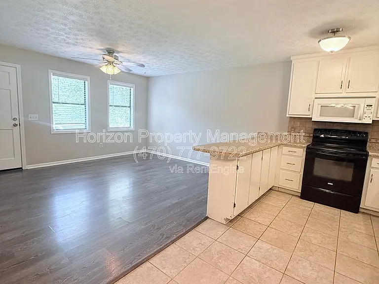 1670 Lakeside Trl — Photo 4