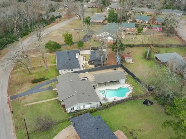 112 Aleta Dr, Palestine, TX 75801