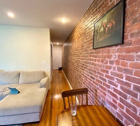 3rd image of 3022 31st St APT 3