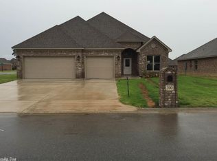 200 Lucia Ln, Maumelle, AR 72113