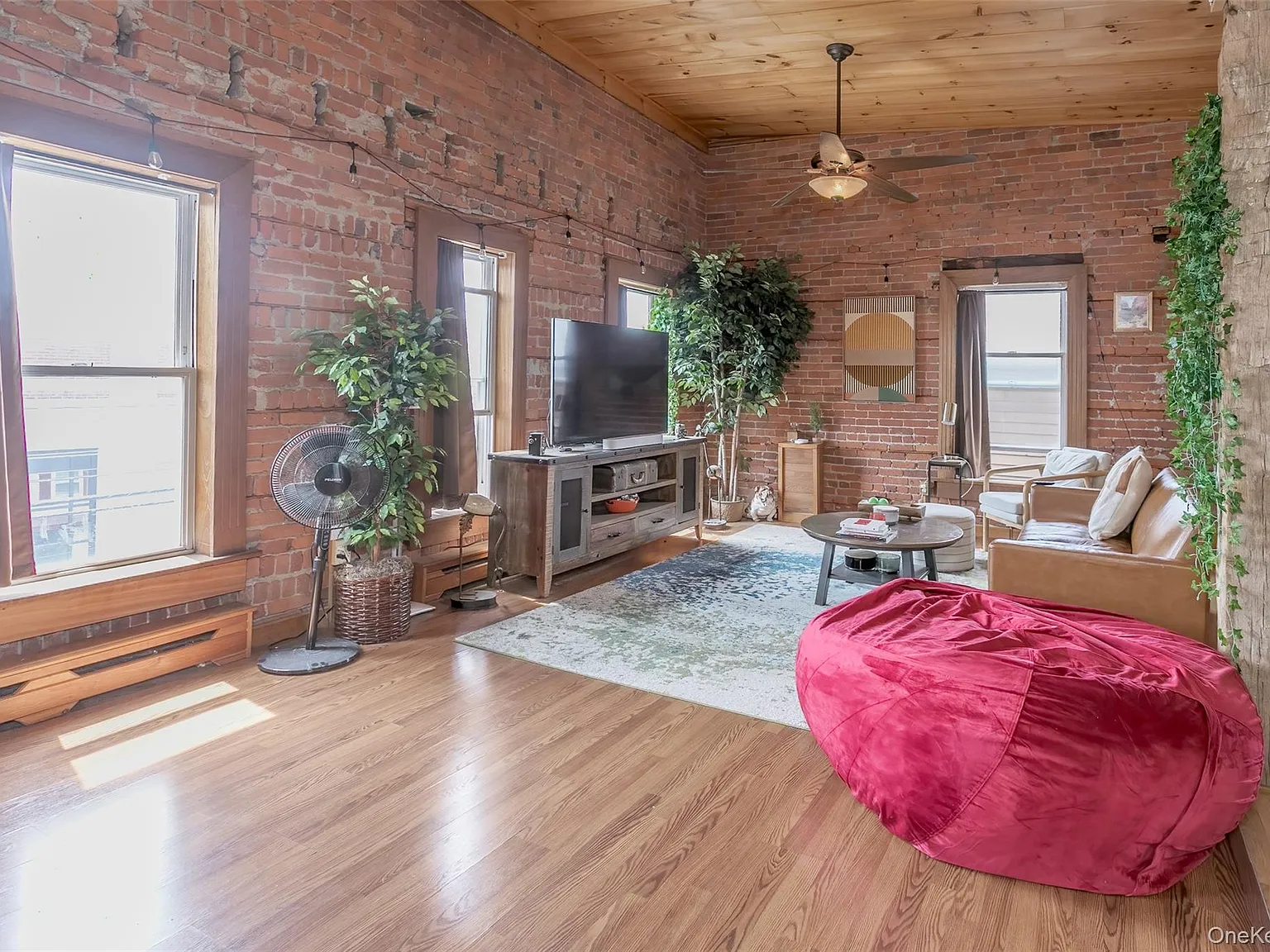 2 bed, 1.0 bath, 1100 sqft, $2,850 — Photo 4