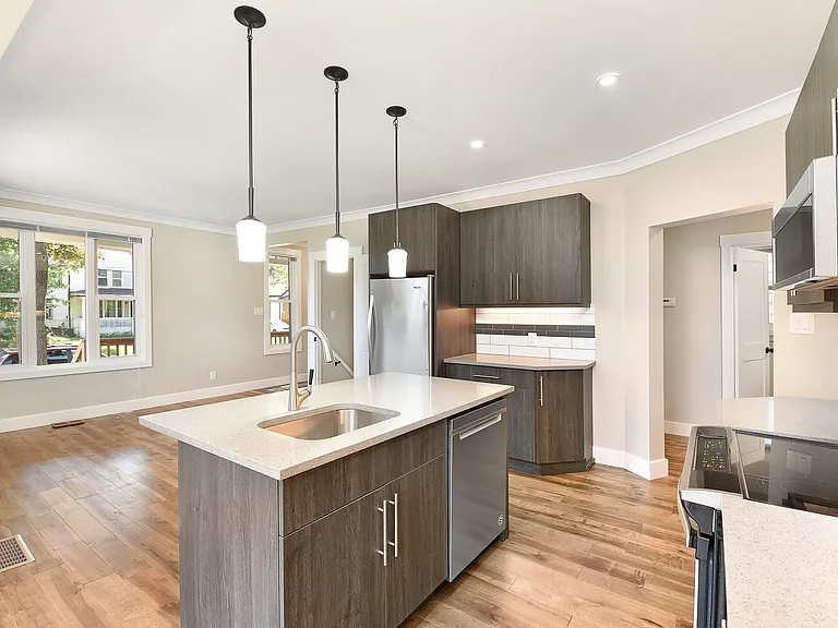3222 Peter St #1 — Photo 12