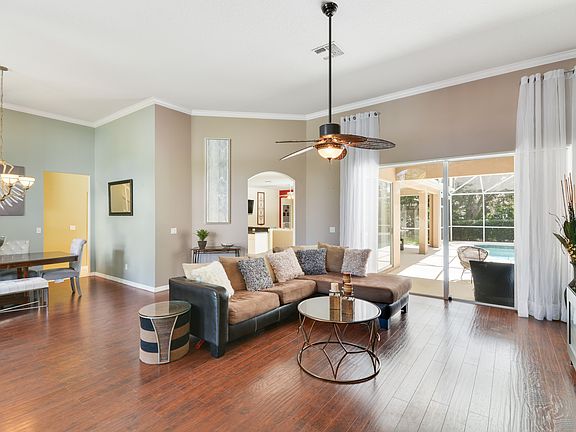 Tall ceilings! New floors! 