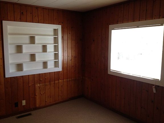 3rd image of 111 W Phelps Dr