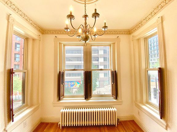 3rd image of 1000 22nd St NW #6